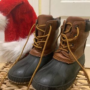 Gap kids boys duck boots size 1-2